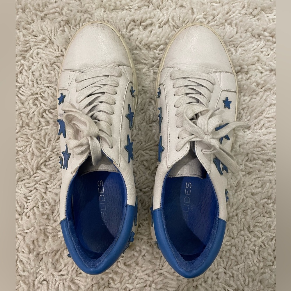 J slide sneakers